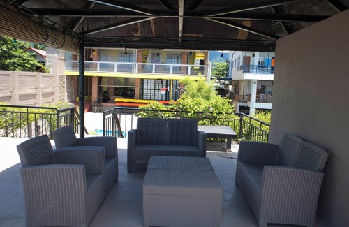 Talisay House | Lakefront Getaway, Taal Volcano Views. Perfect for Relaxation & Adventure!