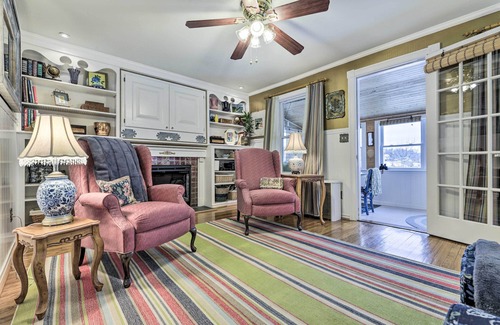 Wolcott Cottage | Lakefront Home, Close to Mt Southington!