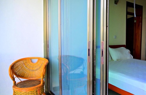 Entebbe Hotel | LAKEFRONT HOTEL ENTEBBE