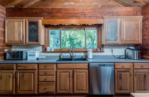 Westfield Cabin | Lakefront Log Cabin Retreat