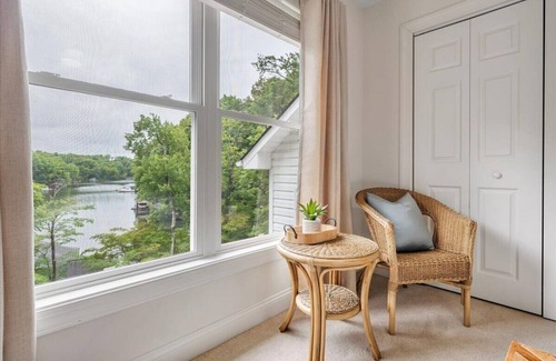 High Point House | Lakefront LUXURY- Lg covered dock, HOT TUB, fire pit, kayaks + 2 game rms