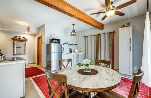 Orange Apartment | Lakefront Orange Vacation Rental - Pet Friendly!