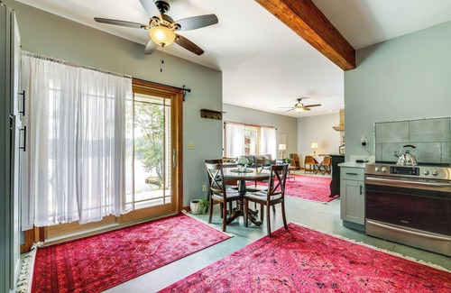 Orange Apartment | Lakefront Orange Vacation Rental - Pet Friendly!