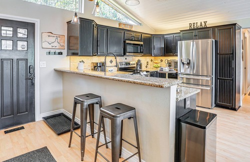 Tumtum House | Lakefront Retreat w/Kayaks, Paddle Boards & Deck!