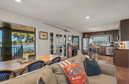 Granite Shoals House | Lakefront Retreat with Hot tub, dock, kayaks, Firepit