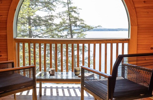 Westport House | Lakefront retreat with dock and sauna