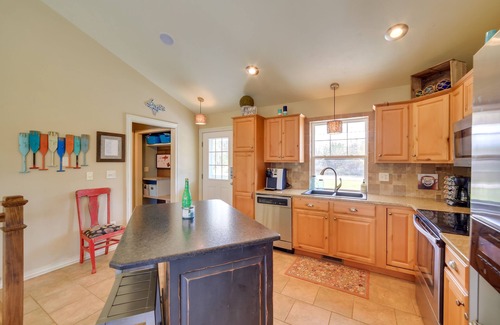 Ingalls Cottage | Lakefront Stephenson Retreat: Lake Access & Kayaks