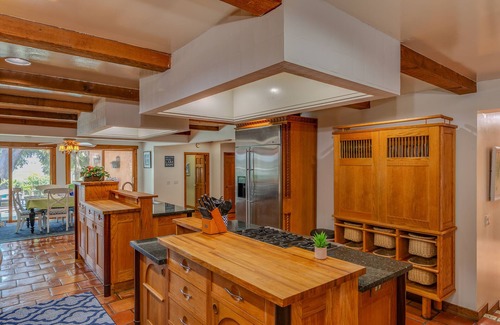 Putnam Hall House | Lakefront Sunsets & Designer Interiors