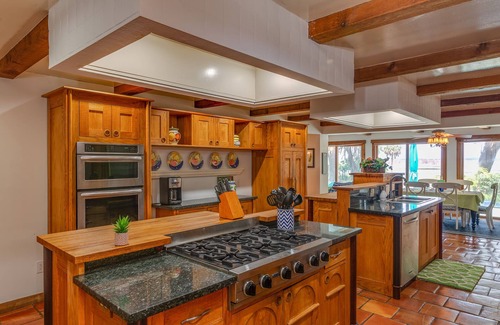 Putnam Hall House | Lakefront Sunsets & Designer Interiors