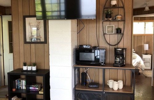 West Hill Lake Cottage | Lakefront Tranquility/Fishermans Delight