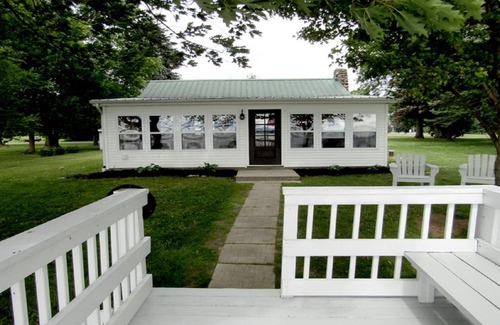 Champlain Cottage | Lakefront vacation rental-Welcome leaf peepers!