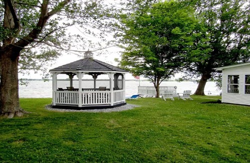 Champlain Cottage | Lakefront vacation rental-Welcome leaf peepers!