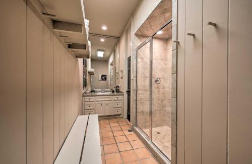 Lissie Villa | Lakefront Wallis Ranch with Private Beach and Patio!