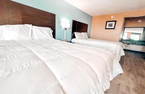 Russell Springs Hotel | Laker Inn