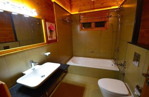 Vazhavatta House | LakeRose Wayanad Resort - Water Front Grandeur