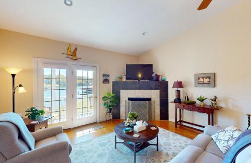 Huddleston House | Lakeshore Glenn