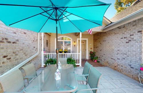 Huddleston House | Lakeshore Glenn