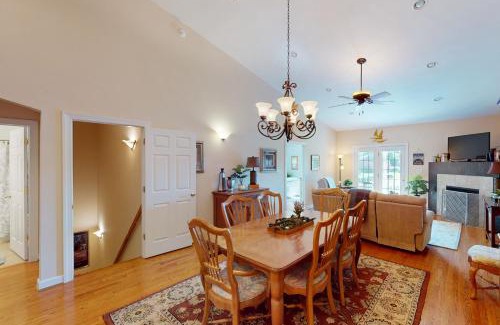 Huddleston House | Lakeshore Glenn