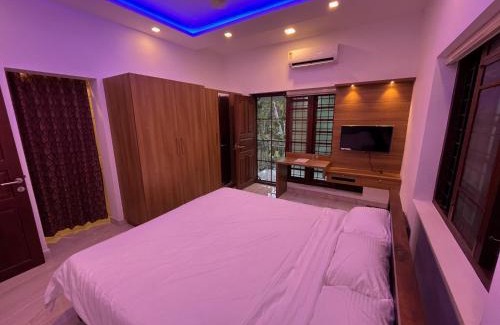Thanneermukkom Villa | Lakeshore Premier Serviced Villa