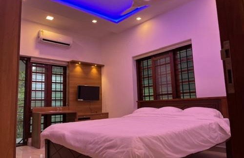 Thanneermukkom Villa | Lakeshore Premier Serviced Villa