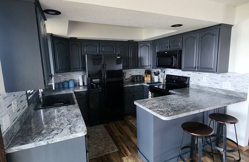 Ashby Cabin | Lakeside Escape: Adventure & Relaxation