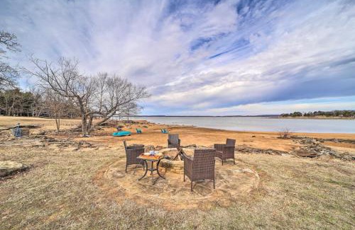 Hoyt House | Lakeside Haven with Sandy Beach, Sleeps 12, 3 Bath