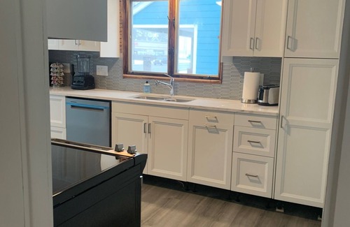 Forest Lake Cabin | Lakeside Home with Lovely Views