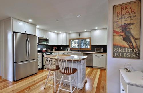 Forest Dale House | Lakeside Lodge at Fern Lake - 3BR, 1BA Waterfront with Dock