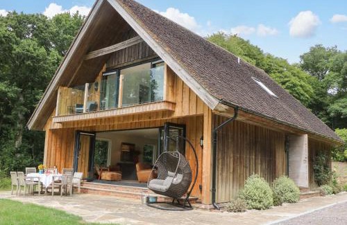 Stonegate House | Lakeside Lodge