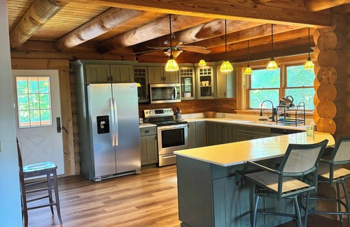 Moriah Center House | Lakeside- Mountain View Lodge on Lake Champlain in delightful Bridport