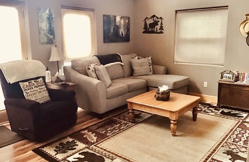 Spring Valley House | Lakeside retreat w/Mountain views