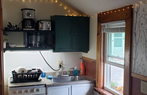 Whitefield Cottage | Lakeview cottage on Mirror Lake Cottage #4