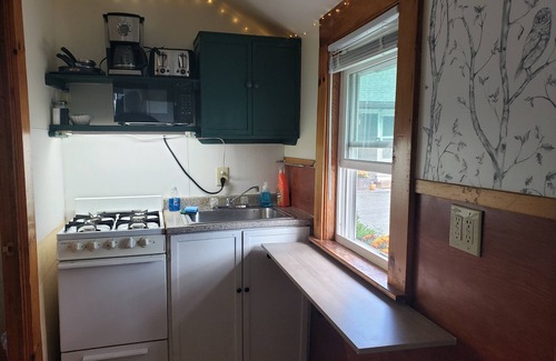 Whitefield Cottage | Lakeview cottage on Mirror Lake Cottage #4