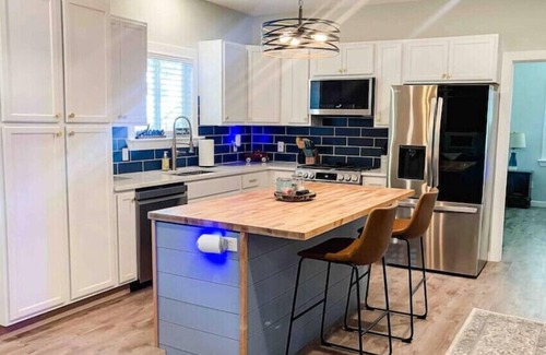 Lavon Apartment | Lakeview Oasis