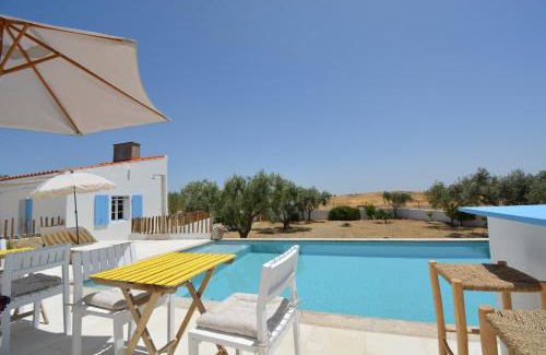 Mertola Bed & Breakfast | LALOU Casinhas B&B