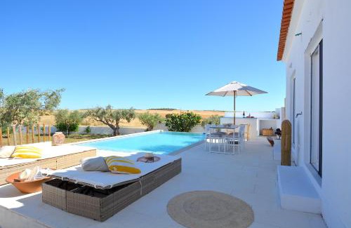 Mertola Bed & Breakfast | LALOU Casinhas B&B