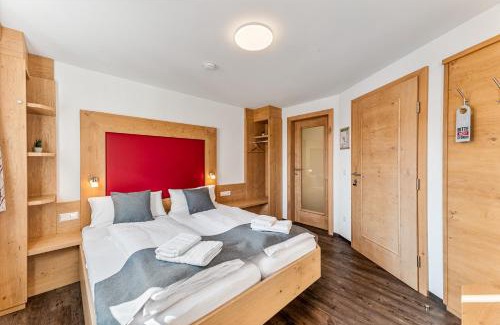 Tiefenbronn Hotel | Landhotel Schwarzer Adler - Self Check In