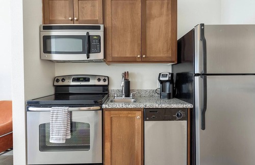 Pearl District Apartment | Landing | Amazing Studio, Gym, Courtyard