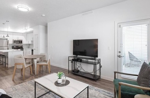 Bluffdale Apartment | Landing at Rockpoint - 2 Bedrooms in Independence At The Point