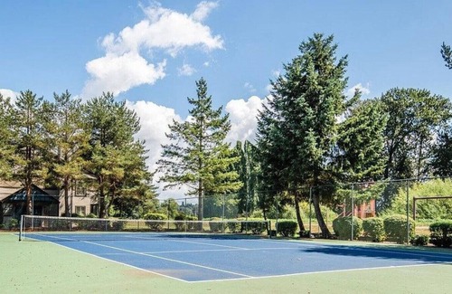 Kent Apartment | Landing at Signature Pointe - 1 Bedroom in Downtown Kent