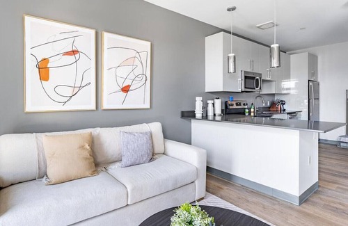 St. Elizabeth's Apartment | Landing at The Overlook at St. Gabriel's - 1 Bedroom in Downtown Brighton