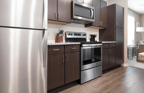 Chesterfield Apartment | Landing at The Parq at Chesterfield - 1 Bedroom.