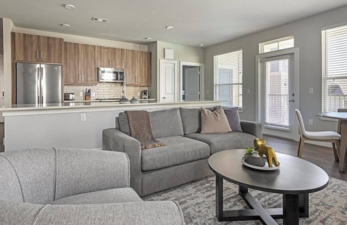 Katy Apartment | Landing | Beautiful 2BD, Pool, Gym