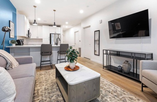 Civic Center Apartment | Landing | Chic 1BD, Rooftop Lounge, Gym