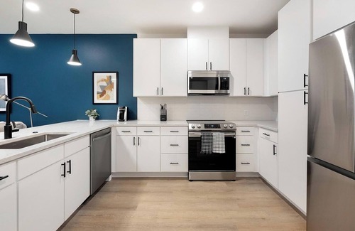 Civic Center Apartment | Landing | Chic 1BD, Rooftop Lounge, Gym