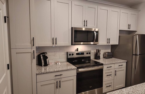 Newberry Apartment | Landing | Incredible 2BD, Pool, Gym