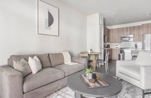 Katy Apartment | Landing | Modern 1BD, Pool, Game Room