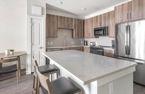 Katy Apartment | Landing | Modern 1BD, Pool, Game Room