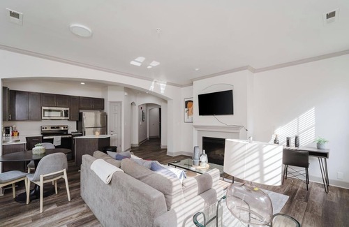 Corryville Apartment | Landing | Modern 2BD, Clubhouse, Gym