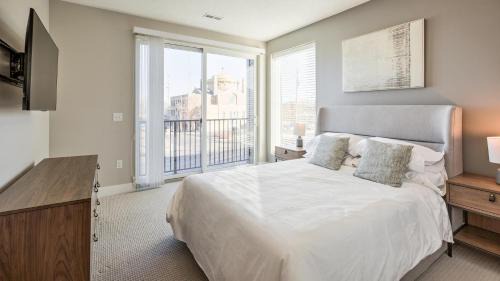 Spring Apartment | Landing Spectacular 1BD Pool Gym